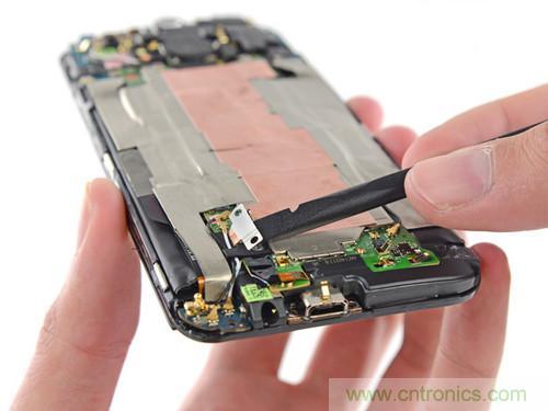 牛人強(qiáng)拆！新HTC One(M8)真機(jī)精密做工難修理